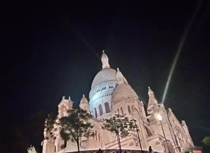 Alex In Montmartre *