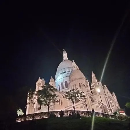 Alex In Montmartre *