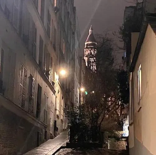 Alex In Montmartre Paris